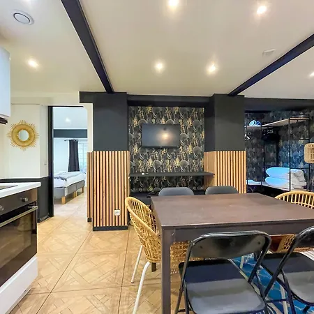 Urbanflat 86 - Charming 2 Bedrooms In Center Of Apartment *
